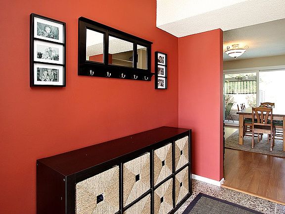 3rd image of 6047 N Willard Ave