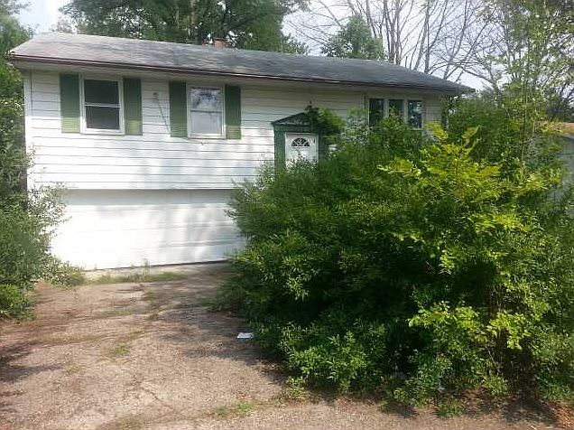 1st image of 3731 N Brentwood Ave