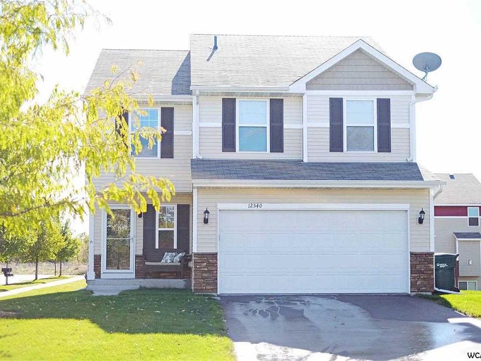 1st image of 12540 Quemoy St NE