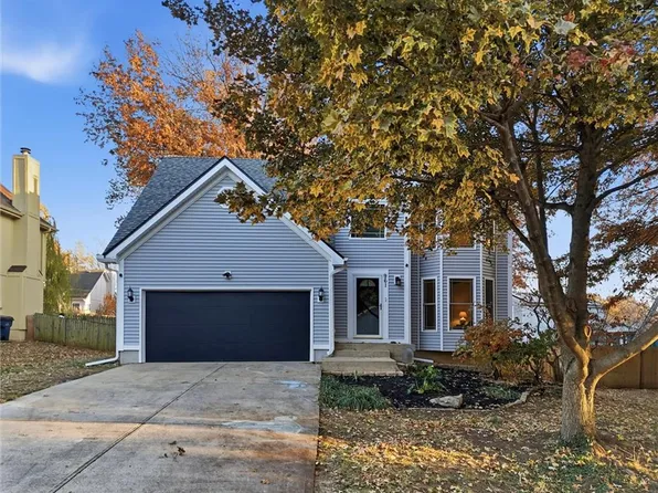 961 E Cavendish Trl, Olathe, KS 66061