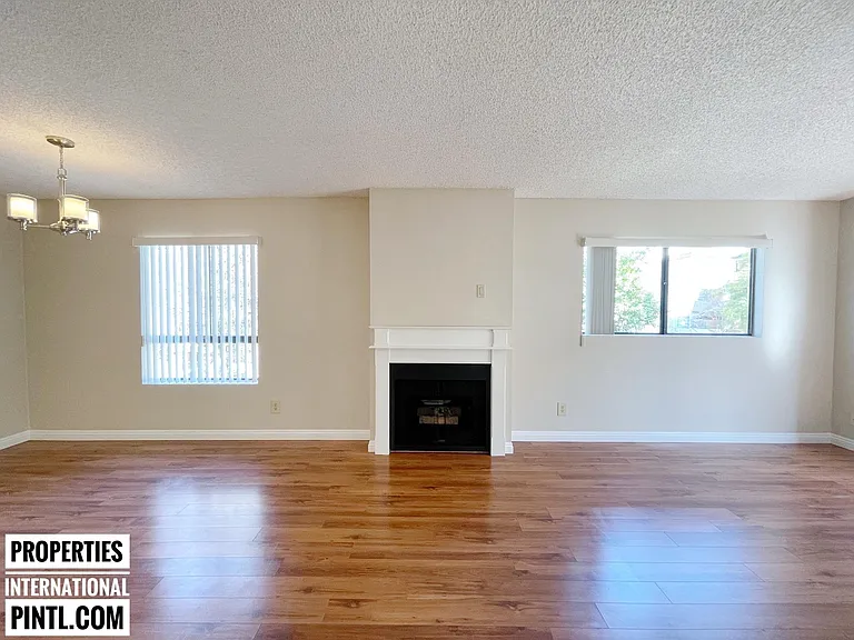 428 Hawthorne St — Photo 10