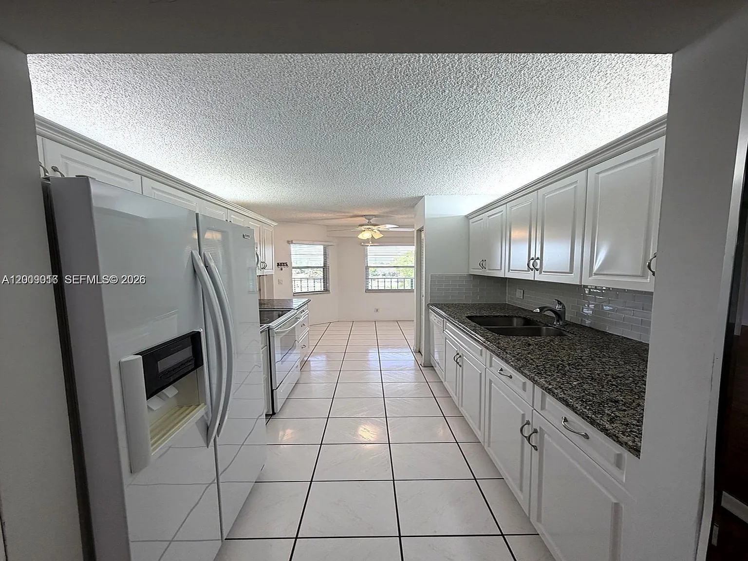 Cambridge At Century Vill — Photo 3
