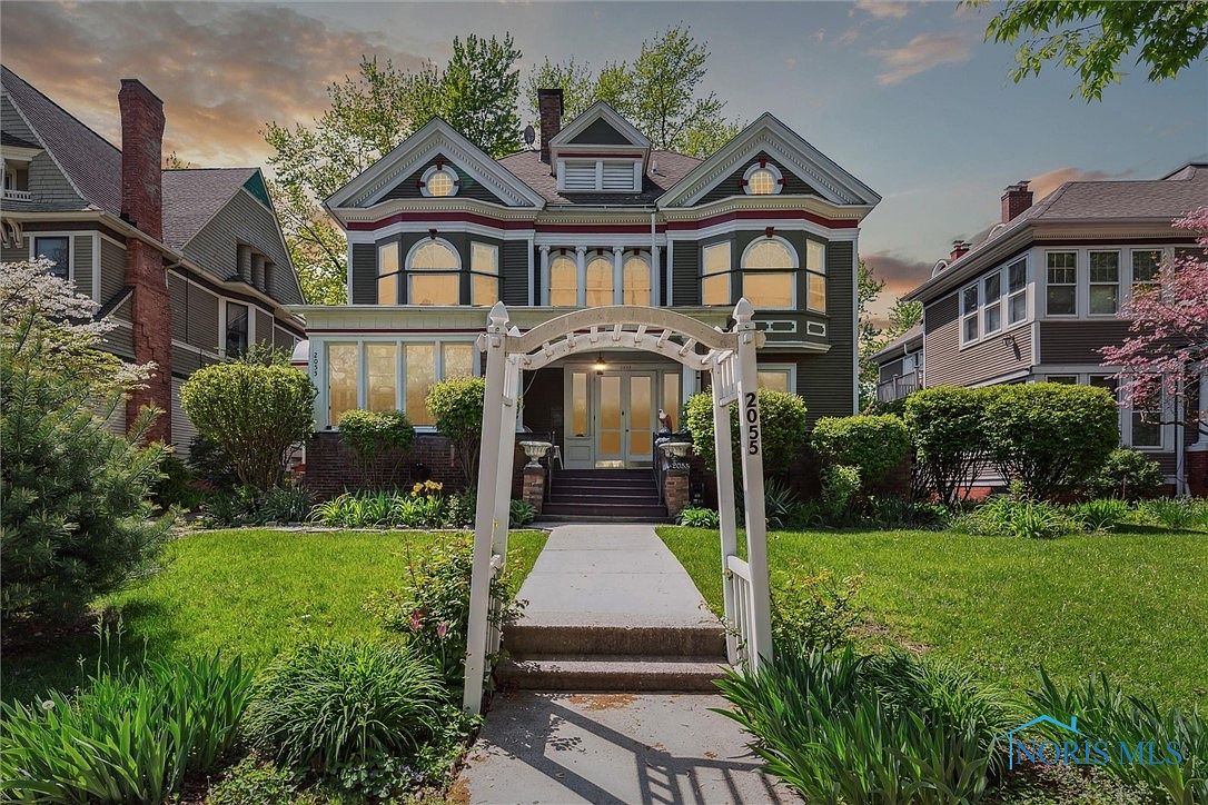 2055 Robinwood Ave, Toledo, OH 43620 Zillow