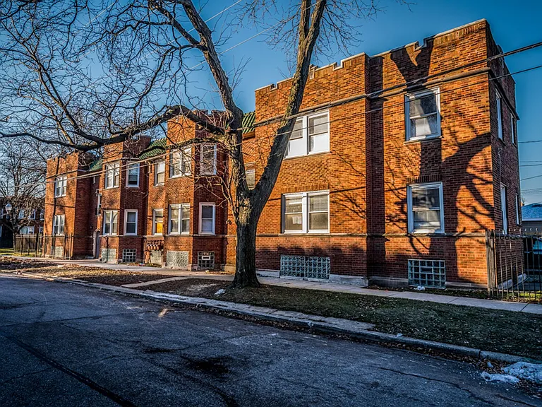 702 N Waller Ave — Photo 14