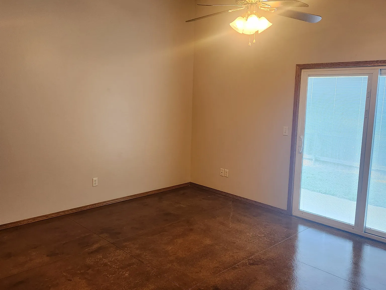 3 bed, 1300 sqft, $1,450 — Photo 3