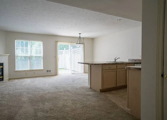 Webster Woods Townhouse Apartments — Photo 32