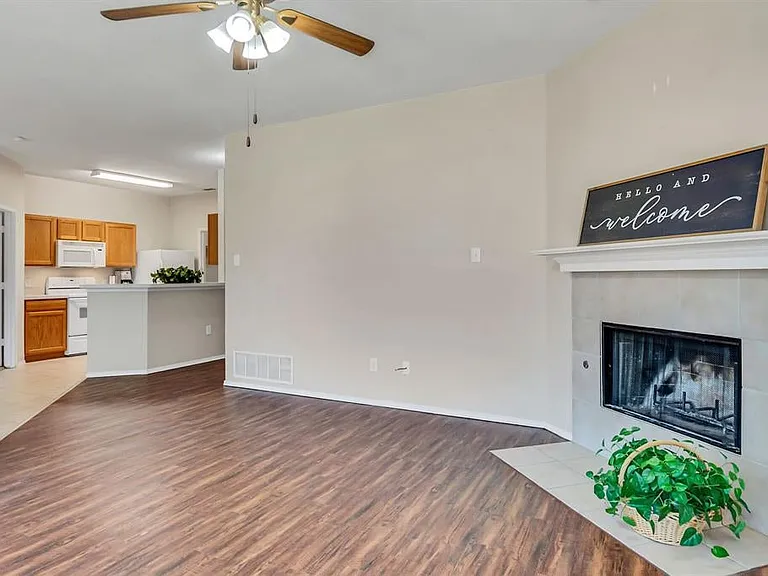 4105 Capstone Dr — Photo 12