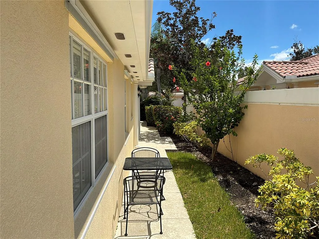 2 bed, 2.0 bath, 1534 sqft, $3,000 — Photo 3