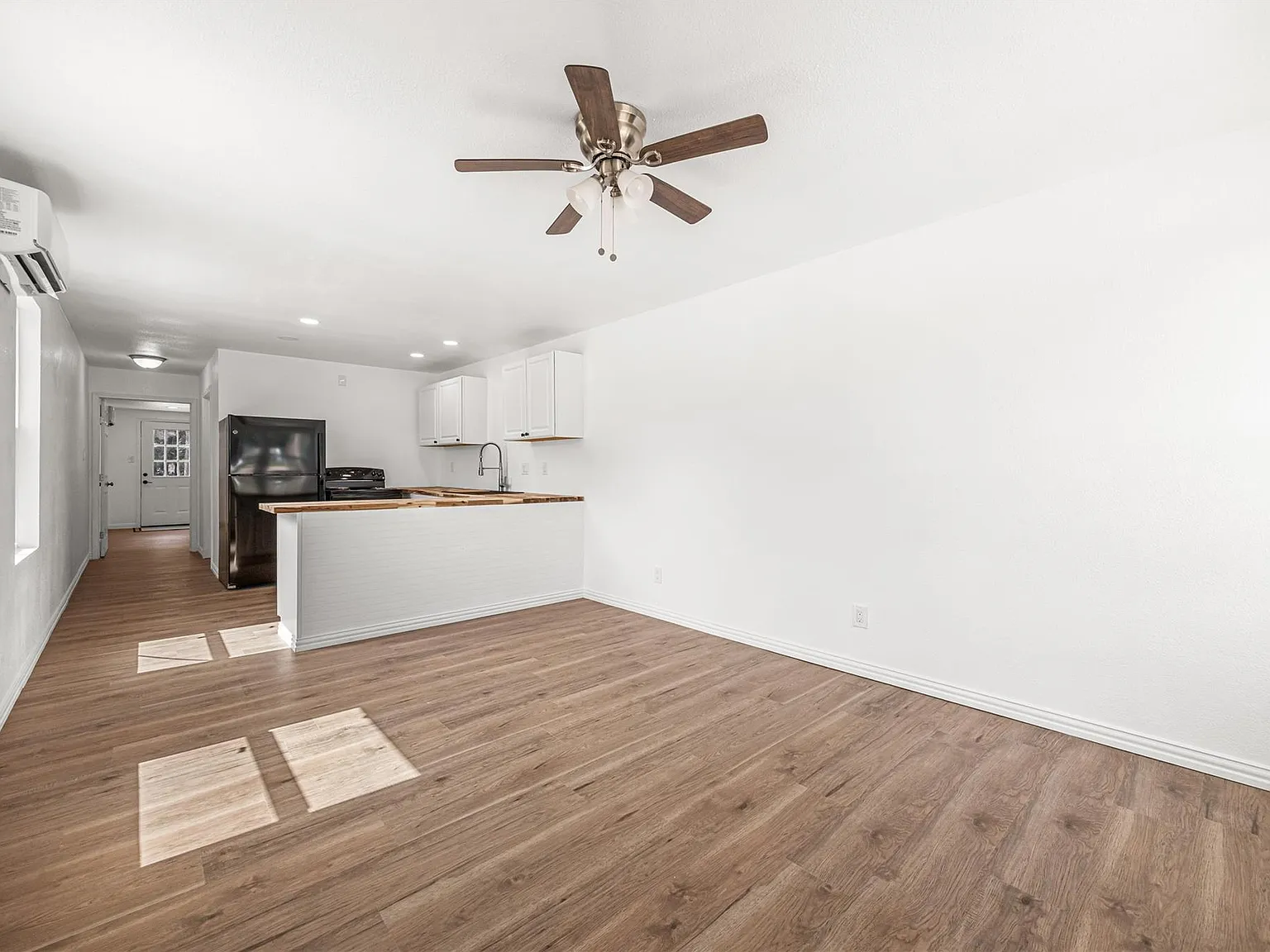 1 bed, 1.0 bath, 700 sqft, $1,050 — Photo 1