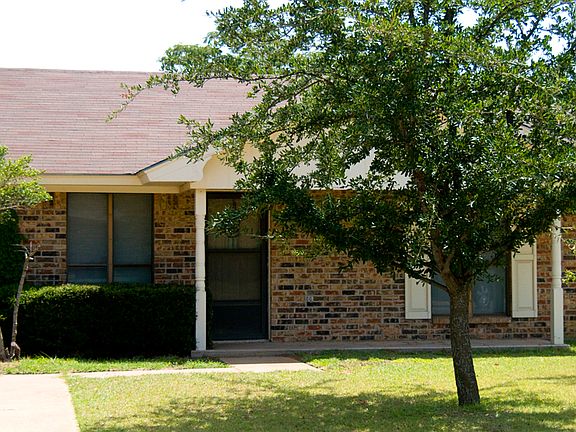 2nd image of 109 Willow Ln