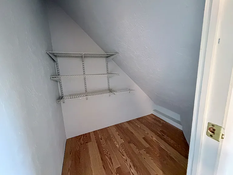32 Clarendon St #C — Photo 11
