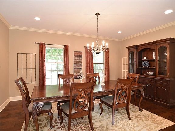 5th image of 4678 Fox Moor Pl