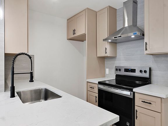 4th image of 20234 Cantara St Unit 275