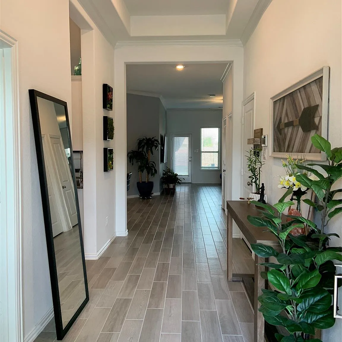 3 bed, 2.0 bath, 1860 sqft, $2,600 — Photo 3