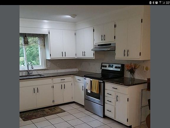 4th image of 34 Lisa Ave