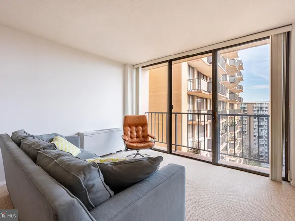 6100 Westchester Park Dr APT 1408, College Park, MD 20740