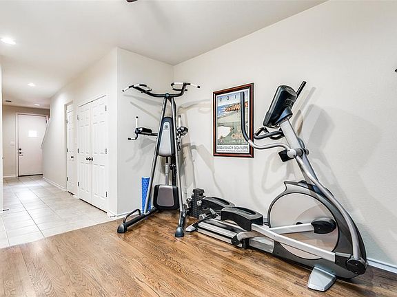 5th image of 6056 Portrush Dr