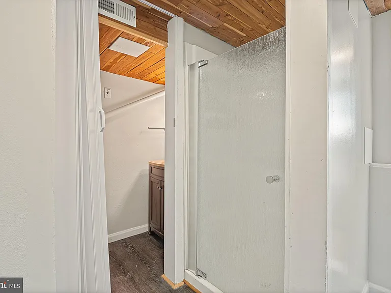 312 N Hammonds Ferry Rd — Photo 46