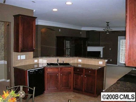 Kitchen - Family Room