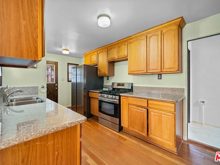 609 Padilla St — Photo 10