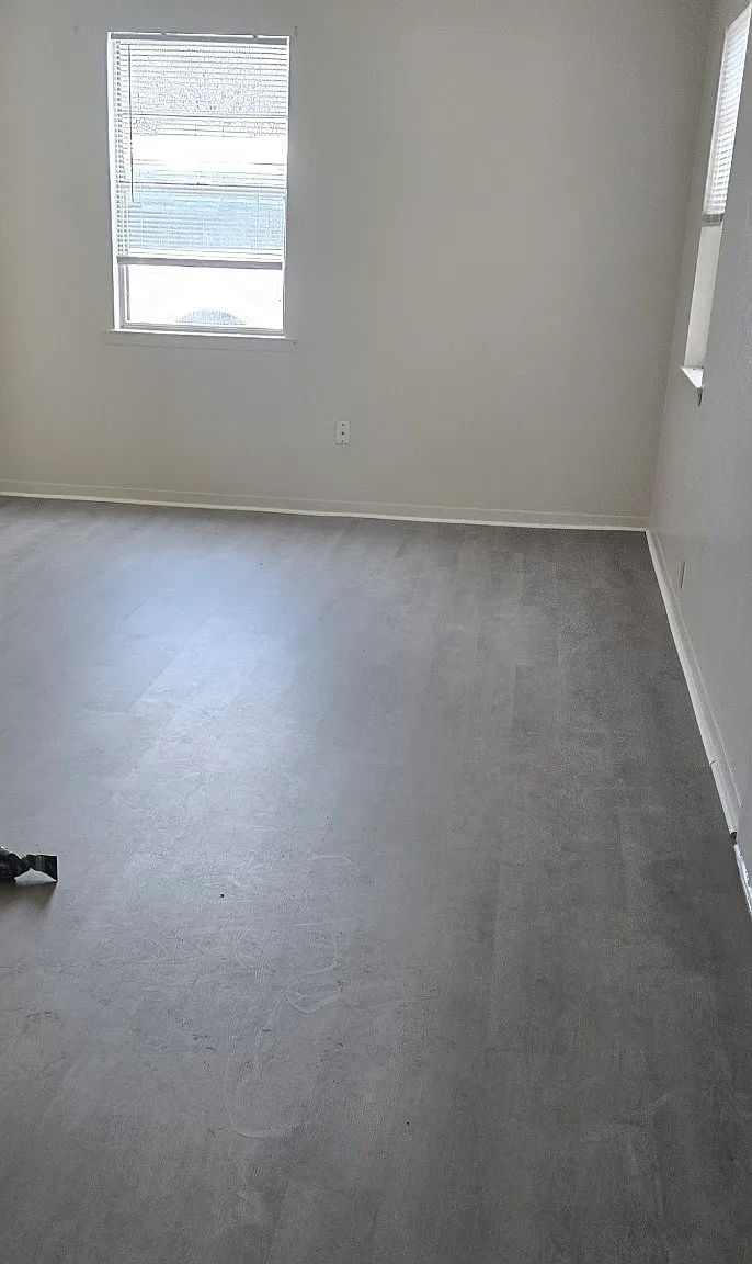 3 bed, 875 sqft, $820 — Photo 1