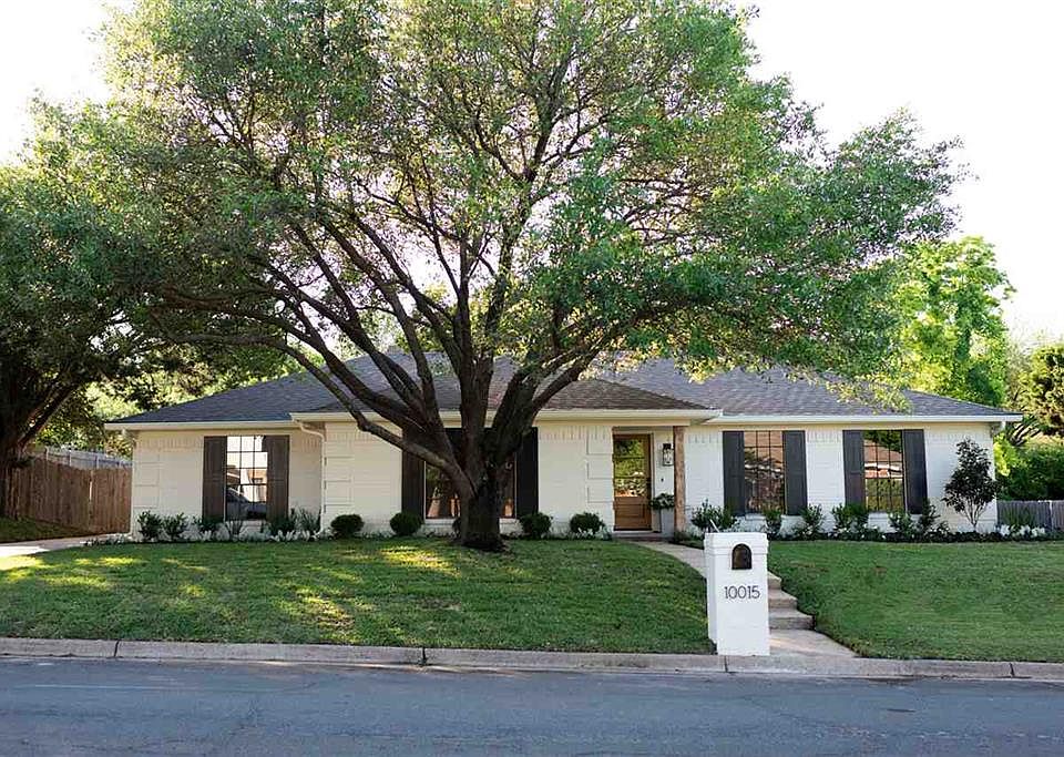 1st image of 10015 Sandalwood Dr