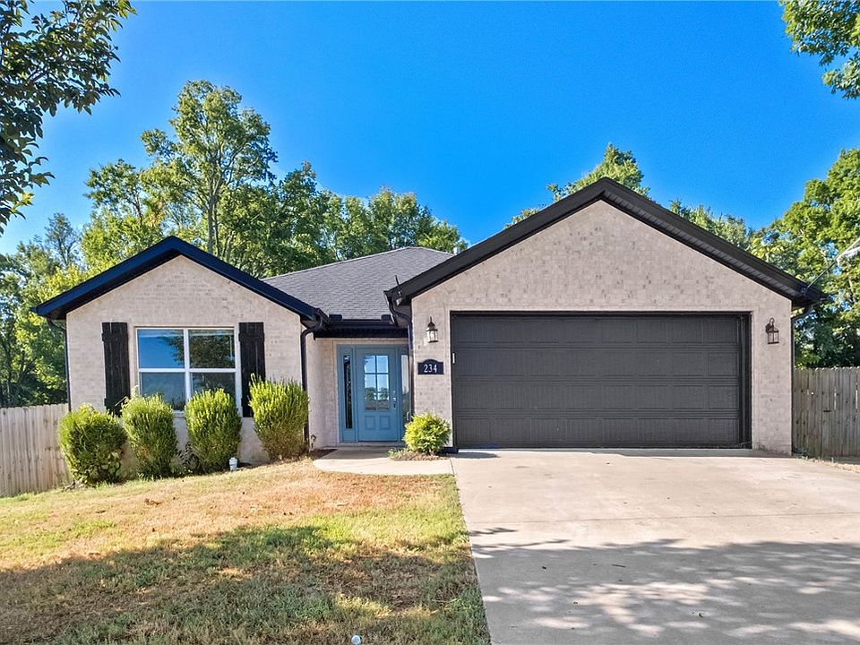 1st image of 234 Alexandra Loop