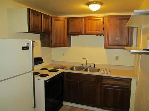 5th image of 19212 12th Ave NE #B