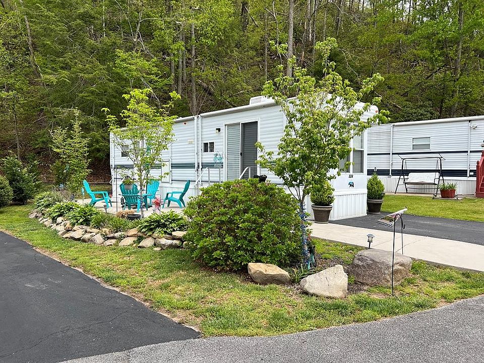 1st image of 4229 E Parkway Lot 324