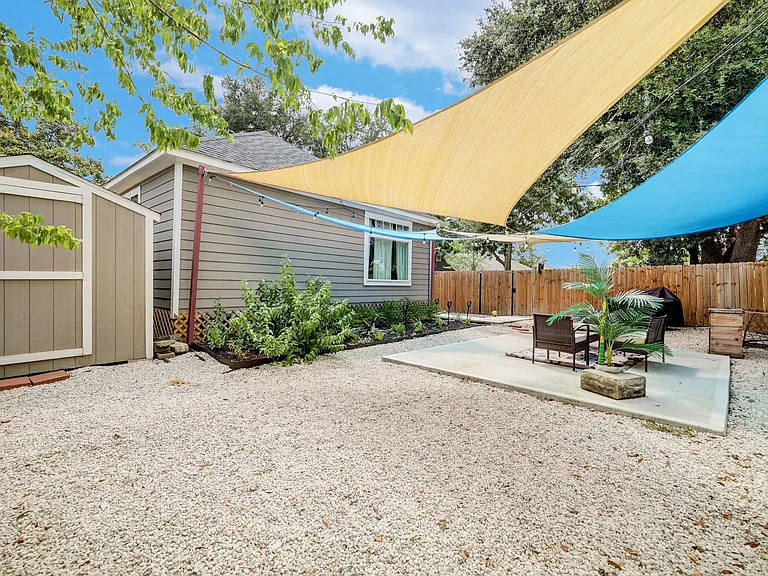 4801 Avenue H — Photo 32