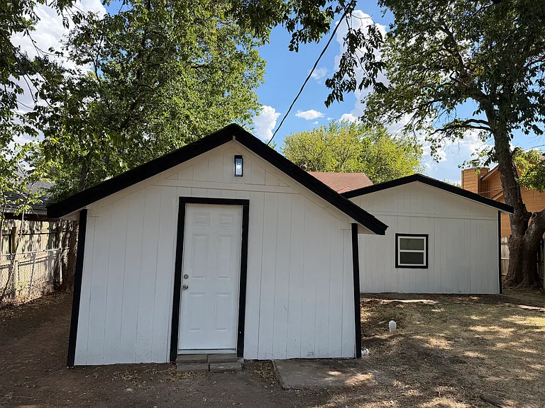 1507 NW Columbia Ave #B — Photo 1