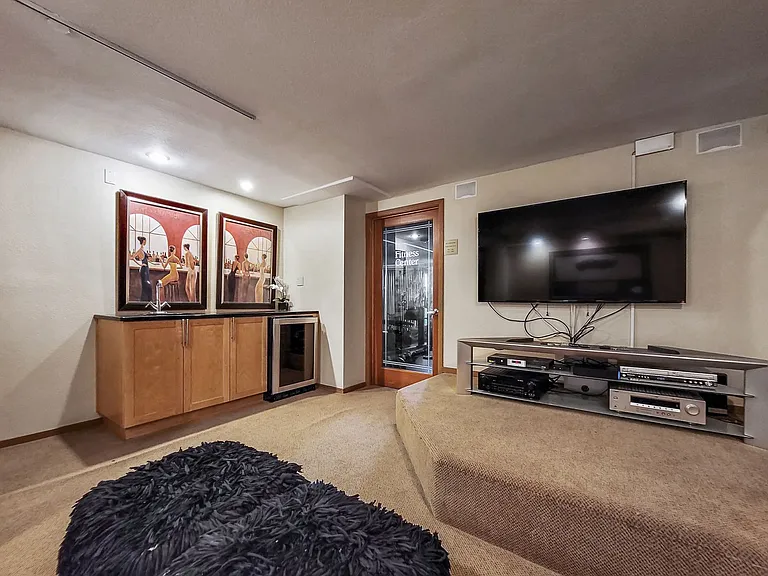 412 11th Ave #9 — Photo 14