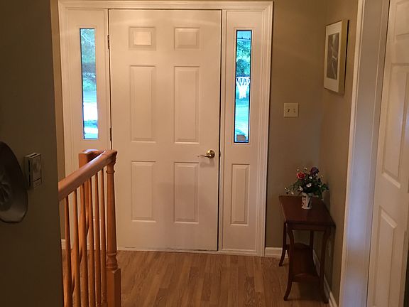 Main entrance-laminate floor