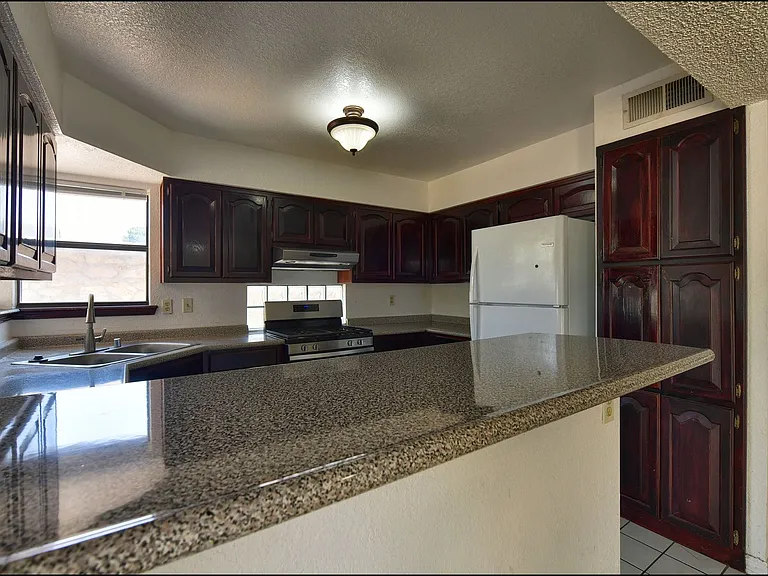 695 Bluff Canyon Cir — Photo 14