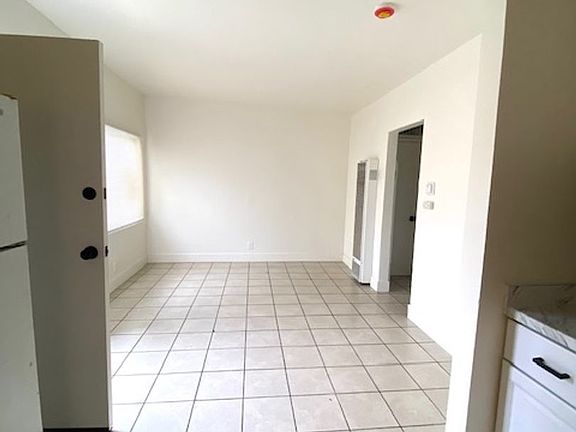 3rd image of 1202 E Clinton Ave #1208