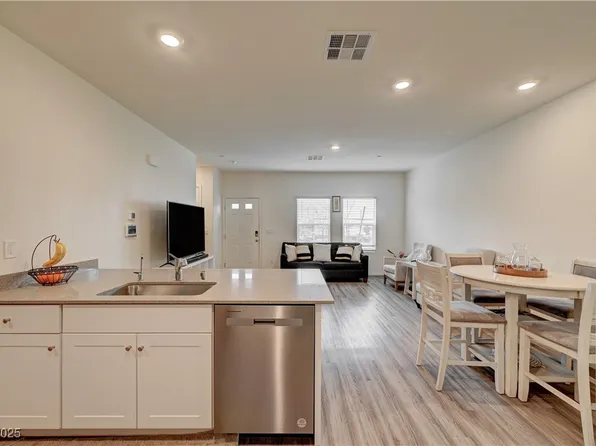 542 Foothill Cove Ln, Henderson, NV 89002