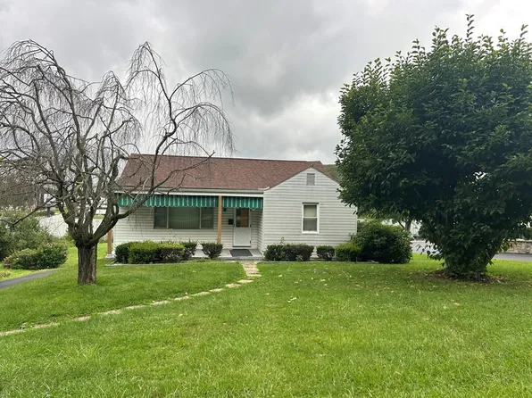 423 Arona Rd, New Stanton, PA 15672