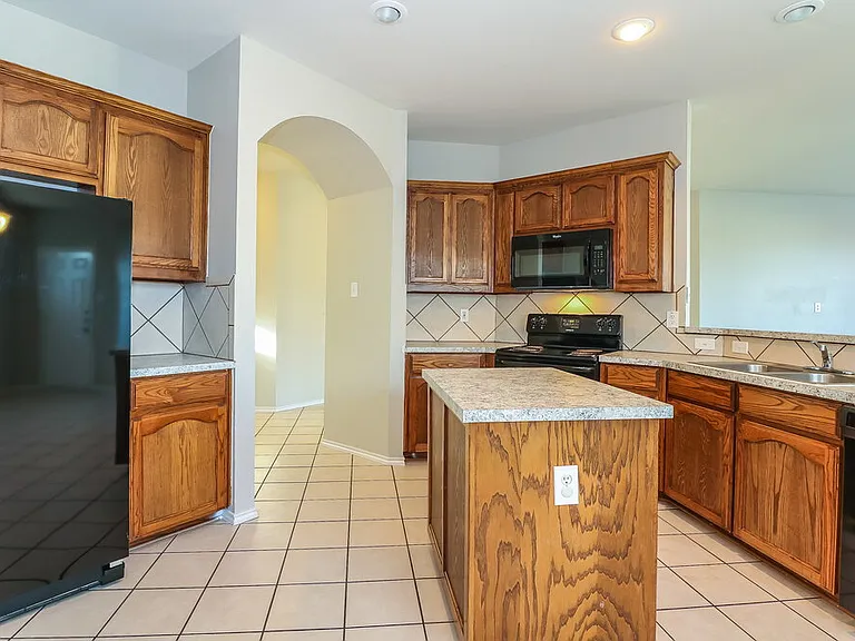 7905 Raton Ridge Ln — Photo 5