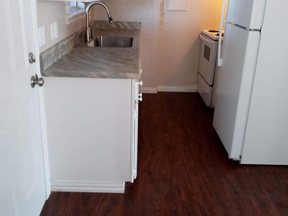 5th image of 300 Shady Grove Dr