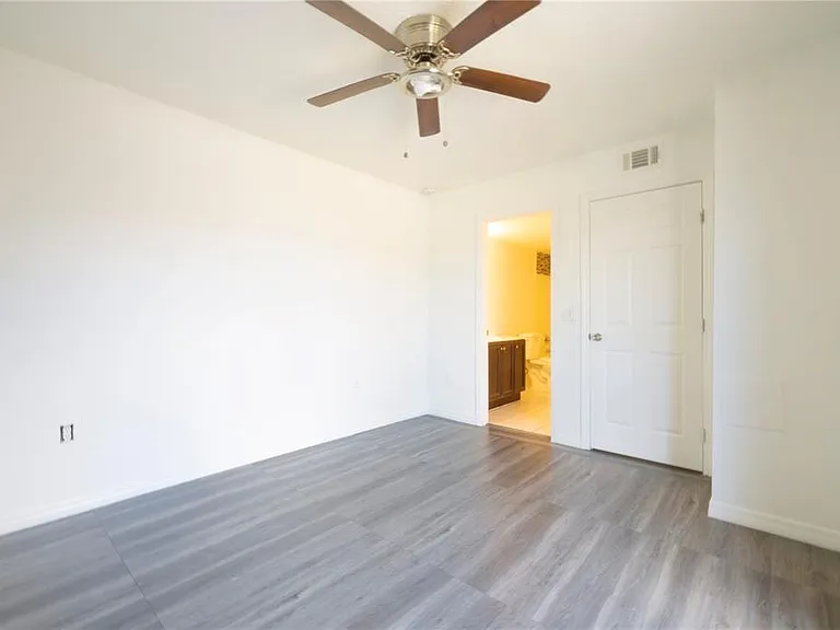2947 Poplar Ave — Photo 29