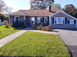 31 Boxwood Ave, Cranston, RI 02910