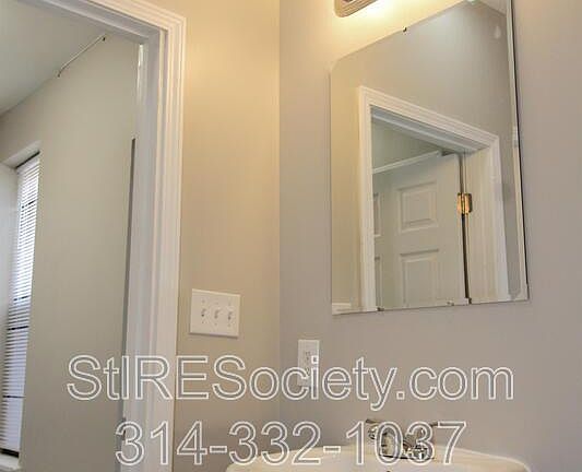4th image of 7615 S Broadway #2F