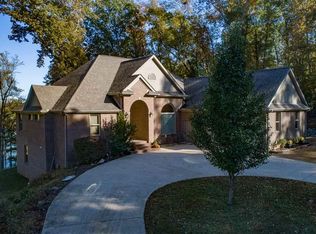 172 Bayshore Dr, New Concord, KY 42076