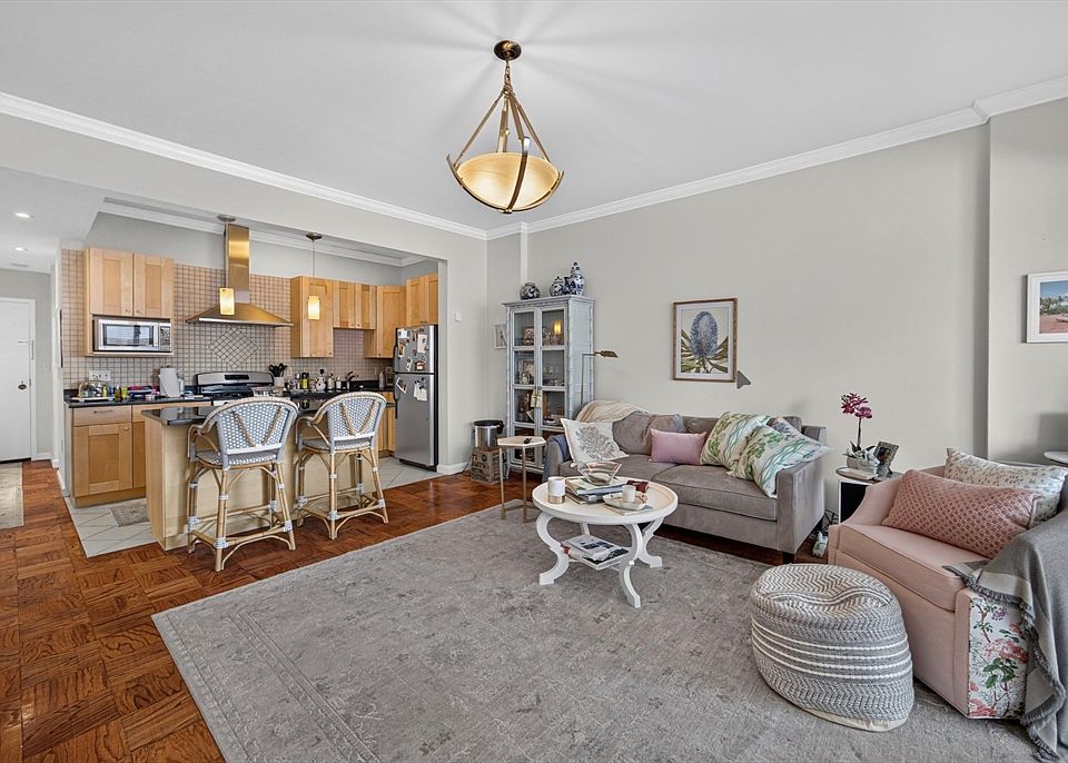 1st image of 2 Hawthorne Pl APT 17G