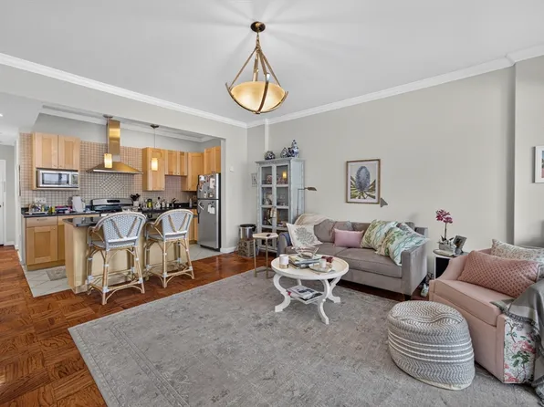 2 Hawthorne Pl APT 17G, Boston, MA 02114