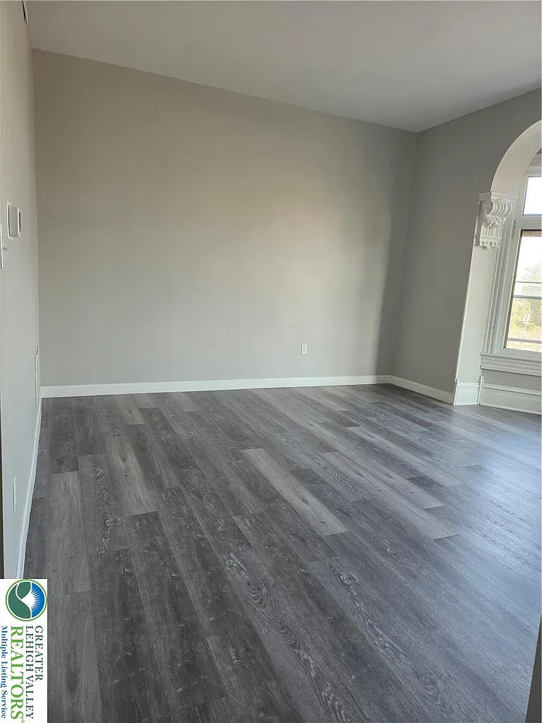 1 bed, 1.0 bath, 600 sqft, $1,500 — Photo 2