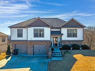 7394 Pfizer Dr, Ooltewah, TN 37363