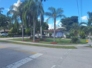 2199 NE 182nd St #2, Miami, FL 33162