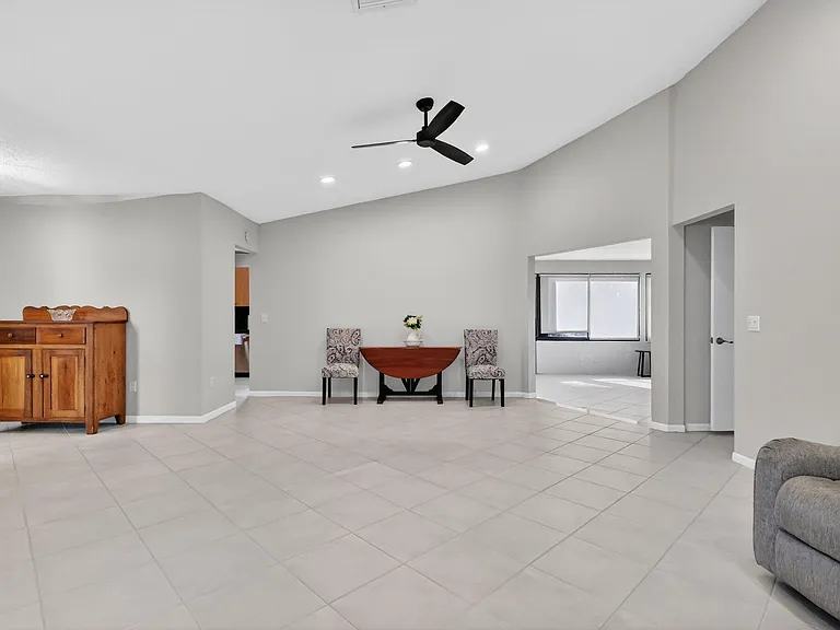 870 NW 32nd Ave — Photo 10