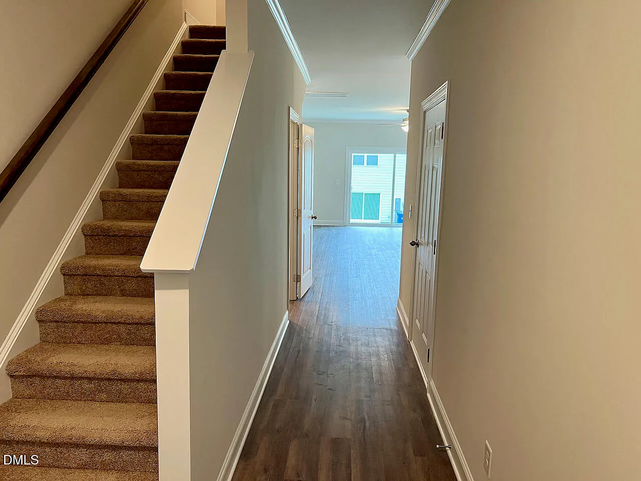 3 bed, 2.5 bath, 1629 sqft, $1,895 — Photo 3